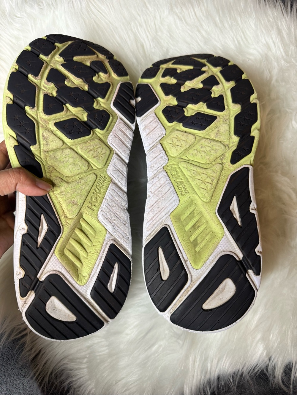 Men’s Hoka One One Arahi 6 Stability Running Sneakers Size 12 Wide Retails: $145 - Picture 7 of 9